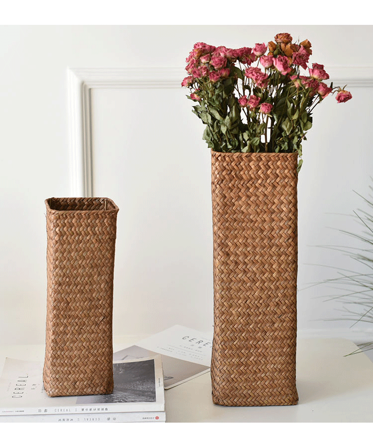 Panier à fleurs tissé à la main et vase en rotin